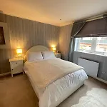 Chic 1Bd Flat - 10 Minutes To Victoria Park!