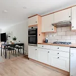 River Thames & Tate Britain - 4Br With Patio - Cityapartmentstay