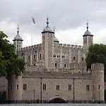 Tower Bridge Apartment