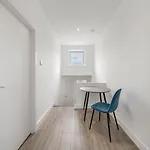 Modern Split Level 2Br Spacious Apt Maida Vale