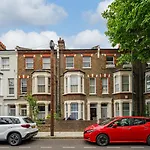 Modern Split Level 2Br Spacious Apt Maida Vale