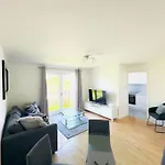 Thames View Apartment In London