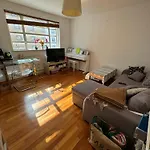 A Double Room In The Heart Of Ealing Broadway