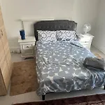 1 Bedroom Studio Central London 220