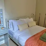Luxury 2-Bed Flat With Garden In Hampstead Mansion
