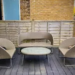 Luxury 2-Bed Flat With Garden In Hampstead Mansion