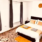 Stylish Luxury Flat In Central London