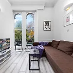 Apartment In Bayswater