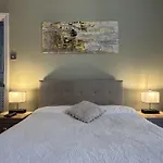 My Sky London House Near Attractions