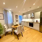 Modern 2 Beds Flat In Chelsea
