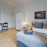 S4 Studio In The Heart Of Kilburn London Zone2