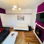 Entire 2 Bed Flat In London