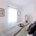 3-Bed House - Next To Olympic Park & Westfield