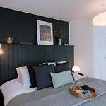3-Bed House - Next To Olympic Park & Westfield