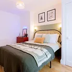 3-Bed House - Next To Olympic Park & Westfield