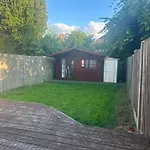 Lovely 2-3 Bedroom Flat In London
