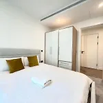 A Luxury Flat Near Tower Bridge