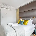 Architectural Triplex House In Heart Of Chelsea