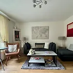 Super Central Beautiful Three Bedroom