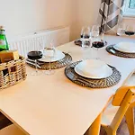 Greenwich Apartments By Sleepy