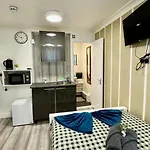 Guest And Rest 12