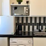 Studio Flat In Acton