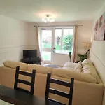 2 Bed Brick Lane Flat, Liverpool St