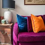 Artists Comfy Central Home, Near Camden Market