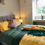 London Luxury Apartment Up To 8 Guests