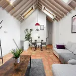 Cozy Private 1-Bedroom Apartment Short Term Rental & Flexible Renting Hoxton With Free Wifi