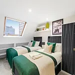 Beautiful Flat In Fulham - Great Views!- Sleeps 6