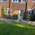 Richmond - Double Bedroom With Garden View