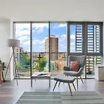 Canal View 2Bd Balcony Retreat