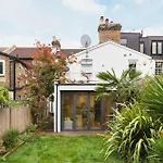 Beautiful Maisonette with Garden