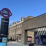 2-Br London Oasis In Woolwich