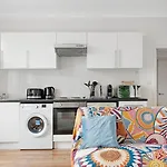 Family Friendly - Stylish Kentish Town