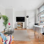 Family Friendly - Stylish Kentish Town