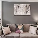 4 Bed Flat Sleeps Up To 9 Close To Brixton