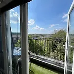 Comfy 2 Bedroom Apartments - Finchley Road, London