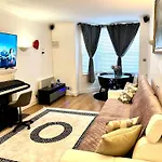 Knightsbridge One Bedroom Flat