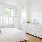 Stylish 2Br Flat With Amazing Patio