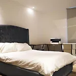 Central London 1-Bed Flat With River Thames Views And Winter Garden