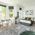 S5 Spacious-Bright Studio-Zone2-Superkingbed