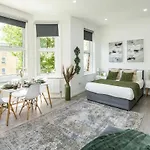 S5 Spacious-Bright Studio-Zone2-Superkingbed