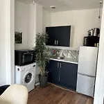 One Bed Victorian Flat,10 Min Walk To Paddington, Sleeps 4, Pet-Friendly