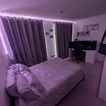 Camden Regent Canal Double Room Private Bathroom