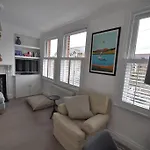 Lovely 2-Bed Maisonette With Garden Close To River In Barnes - Mortlake