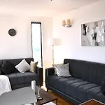 Spacious 2Bedroom Apartment In London City Airport