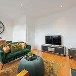Beautiful Family-Sized Home In The Heart Of Fulham