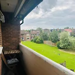 Cosy Wimbledon Apartment With 2 Bedrooms